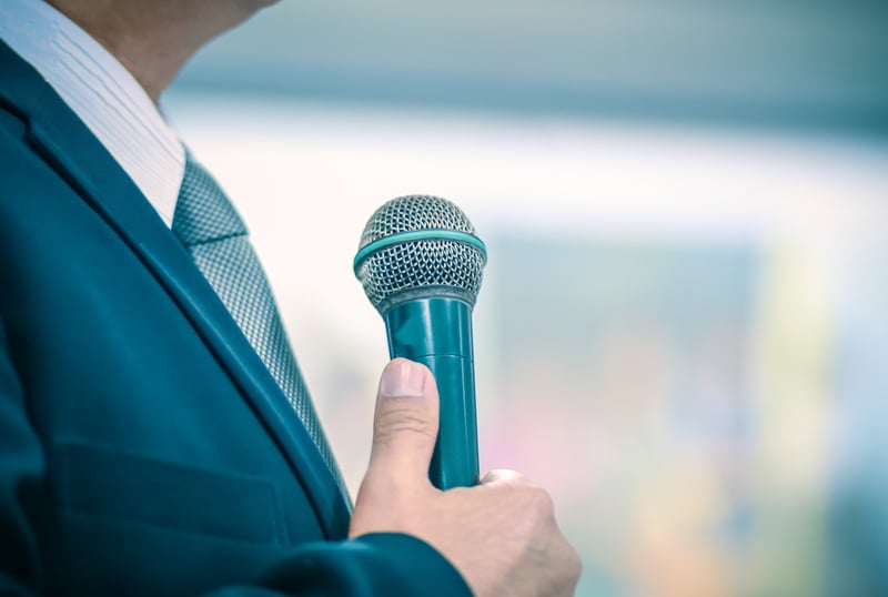 CloseUp with Mic