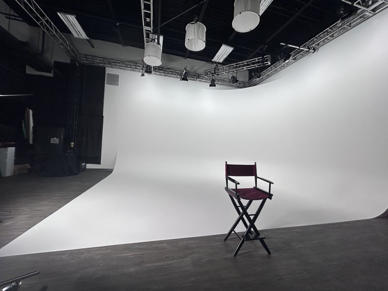 Studio pic chair