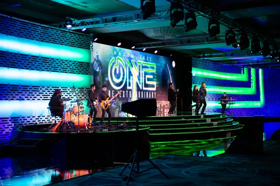 Hybrid production setup for the bioMerieux annual sales meeting