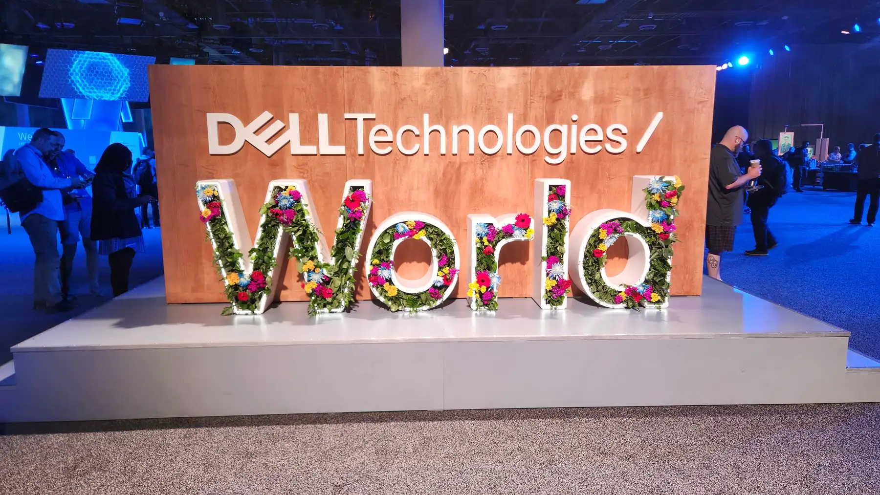 Large-format stage and screens at Dell Technologies World